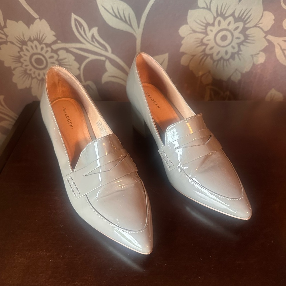 Halogen Women's Grey Pointed Toe Patent Loafers - Size 5.5 / 2.5” Heel